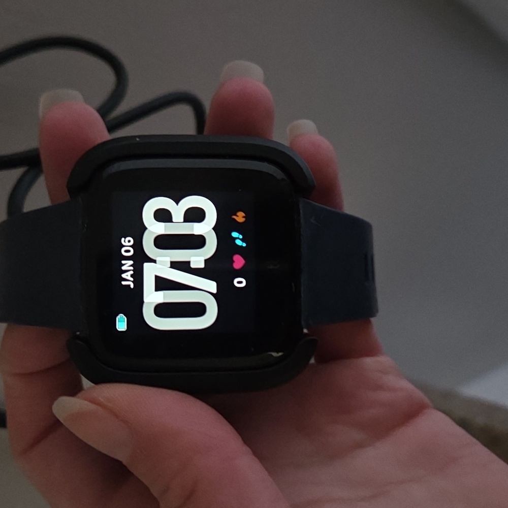 Fitbit Versa Smart Watch - Picture 7 of 7